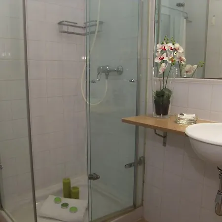 Bailen Garden Apartment